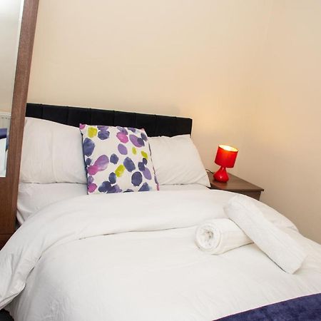 Royale Green View House- Free Parking, Wifi, Perfect For Contractors And Holiday Northampton Exterior foto